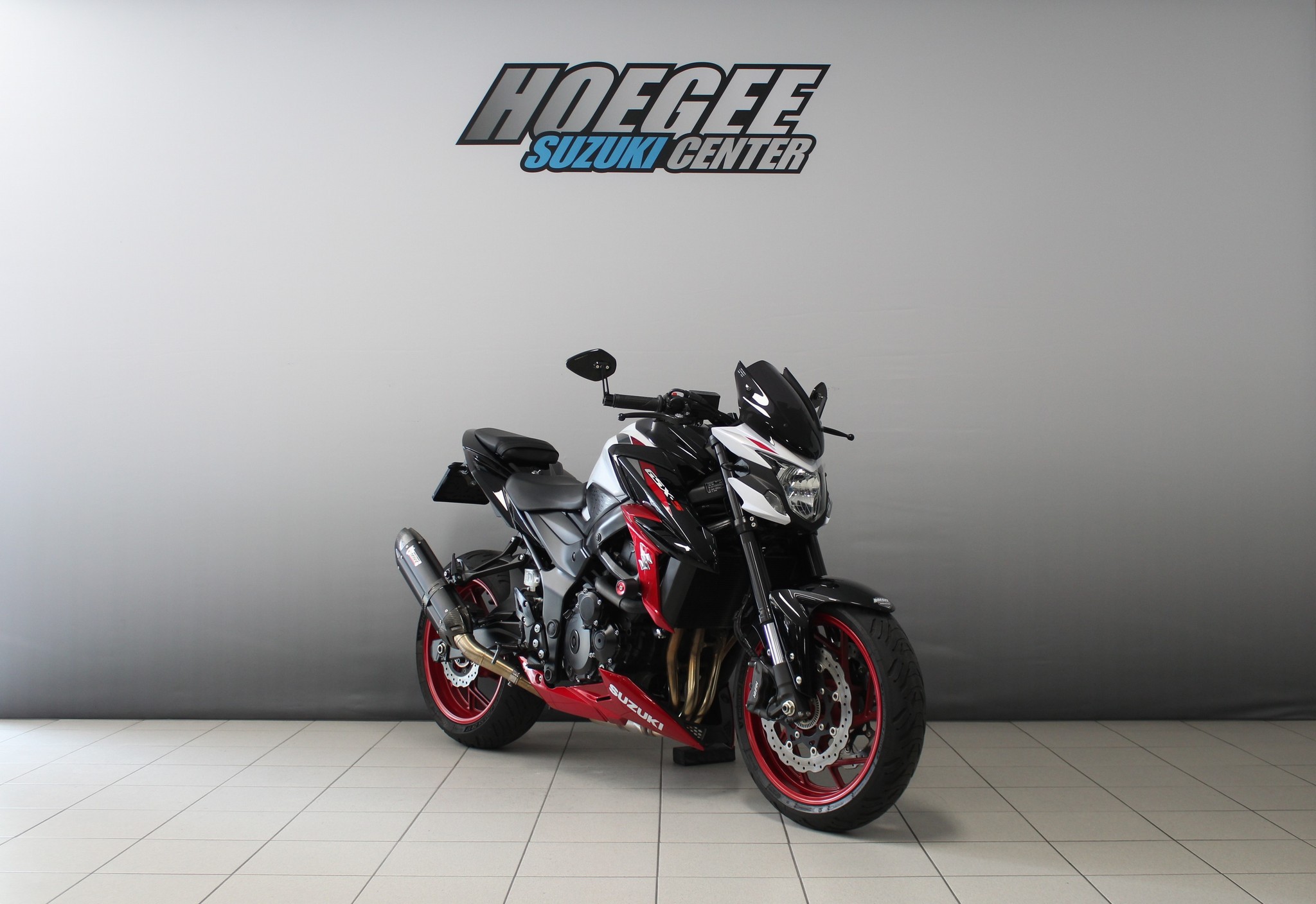 SUZUKI GSX-S750