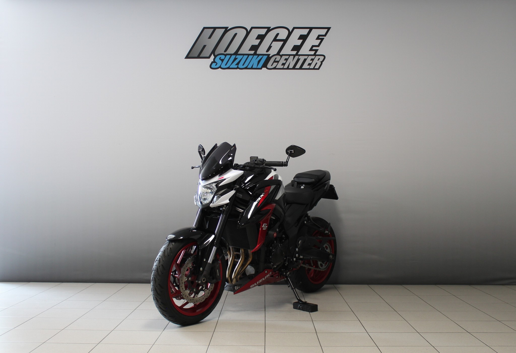 SUZUKI GSX-S750