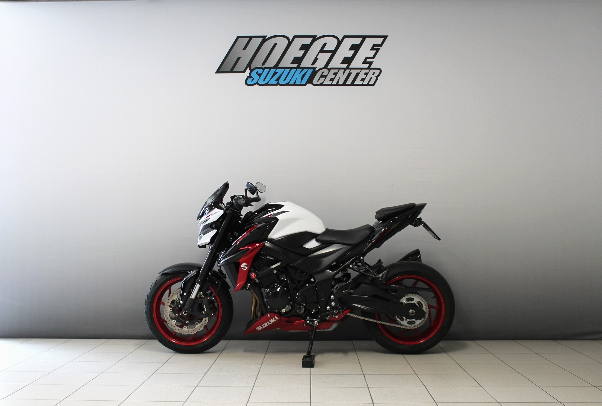 SUZUKI GSX-S750