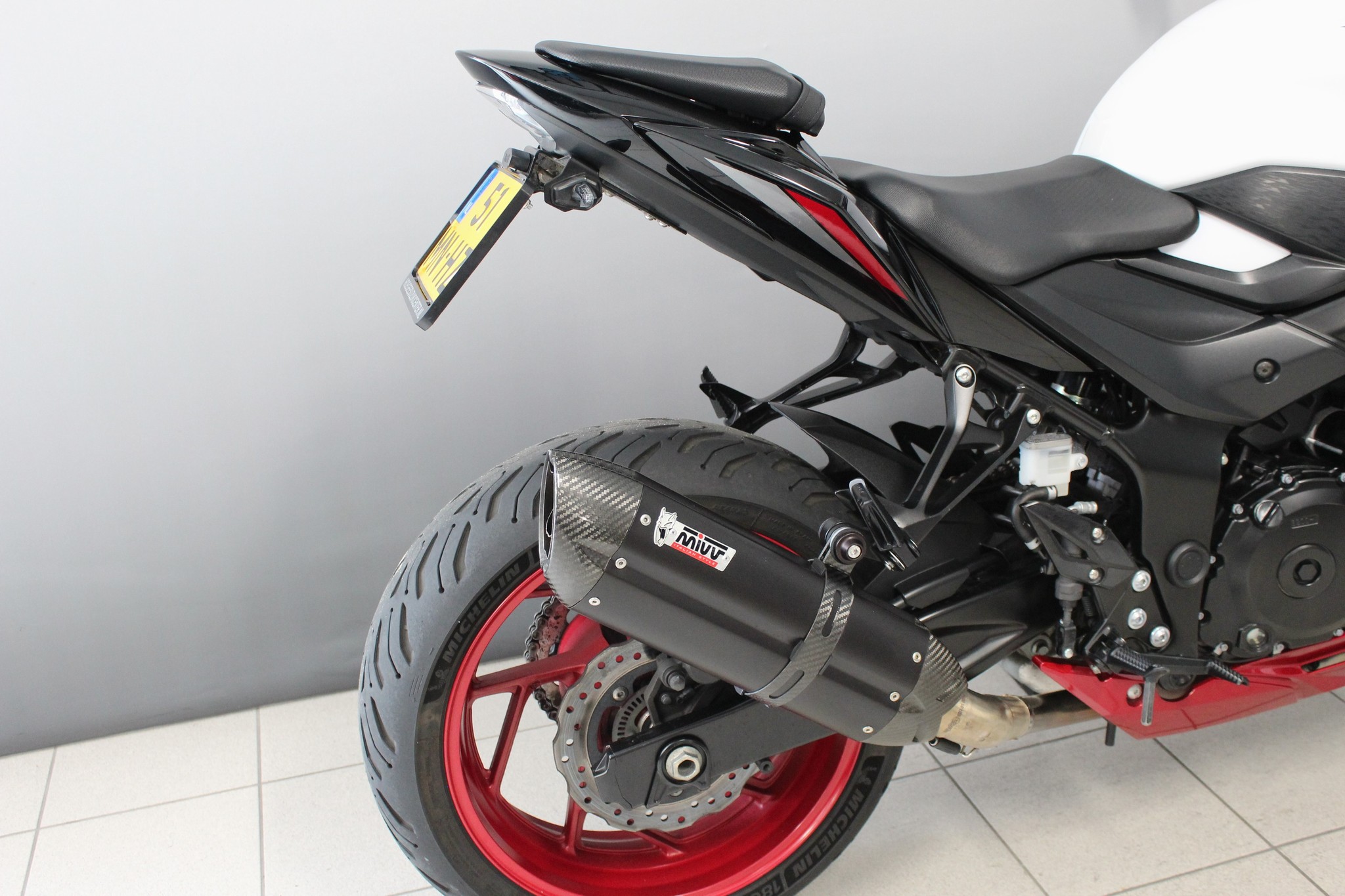 SUZUKI GSX-S750