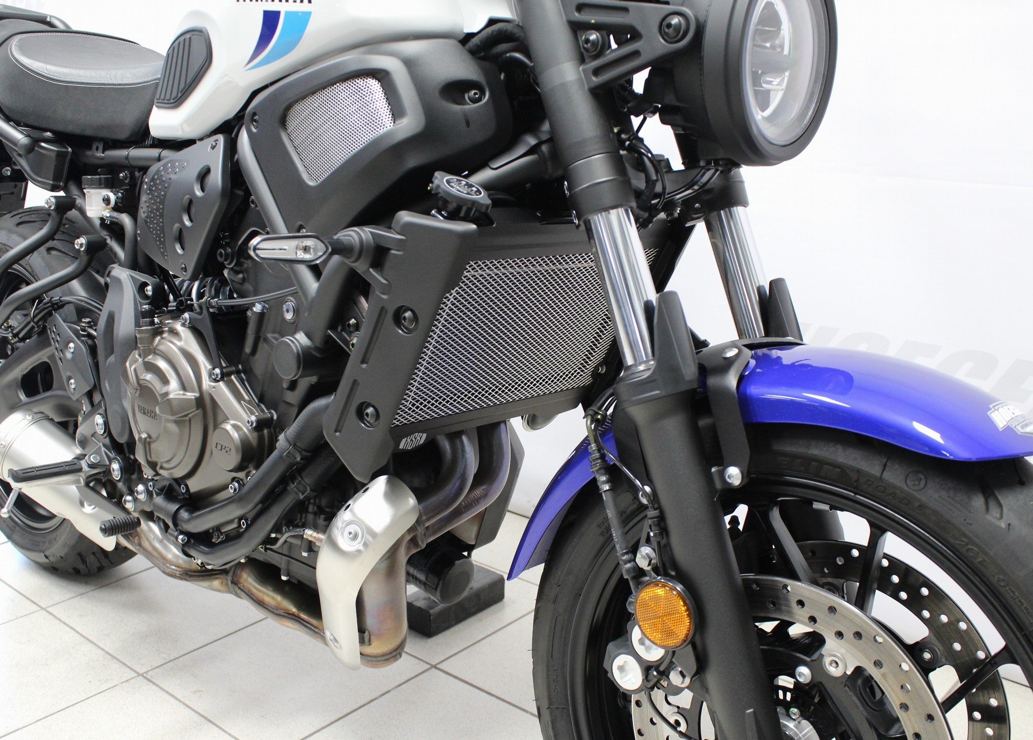 YAMAHA XSR700