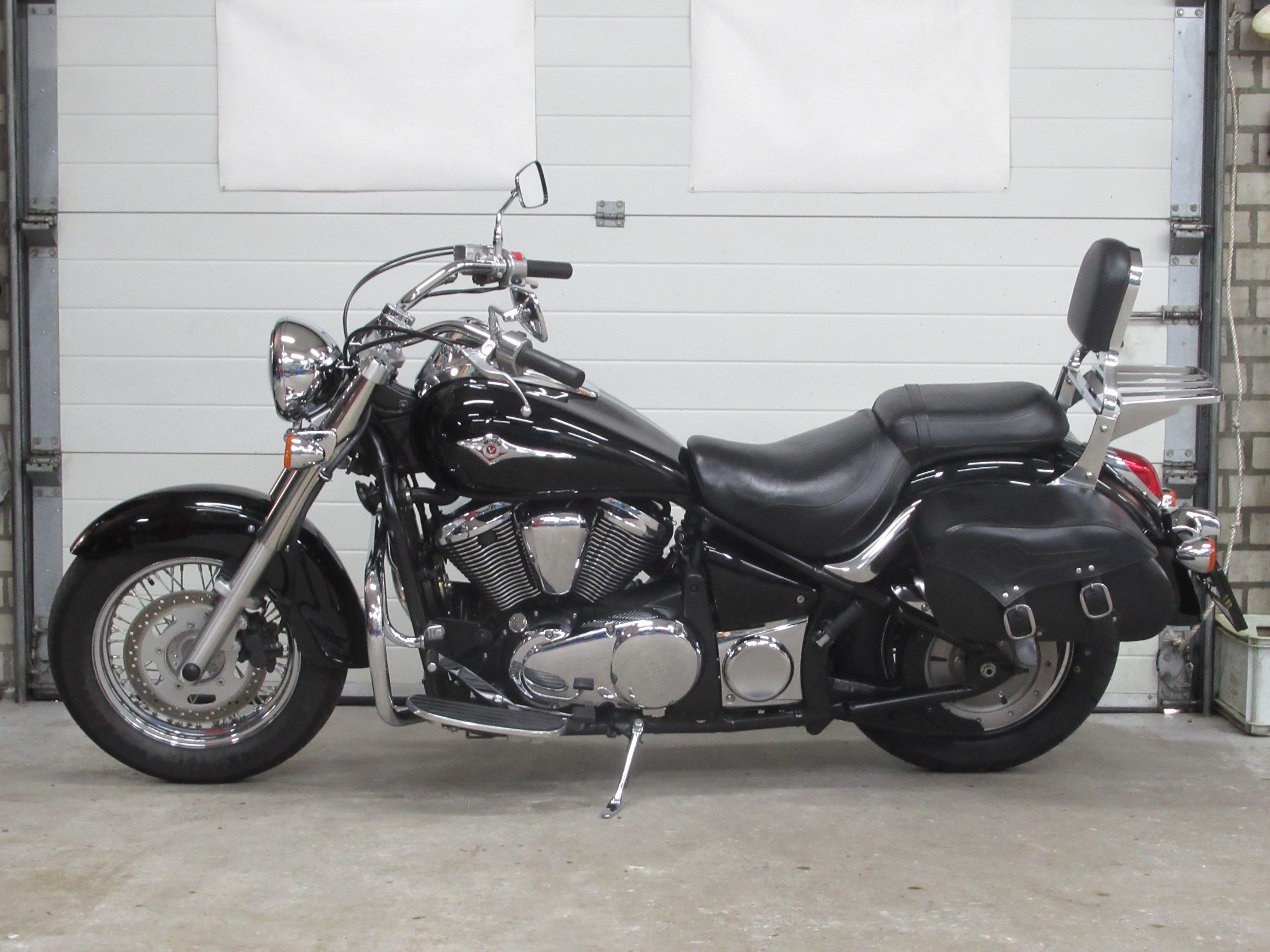KAWASAKI - VN 900