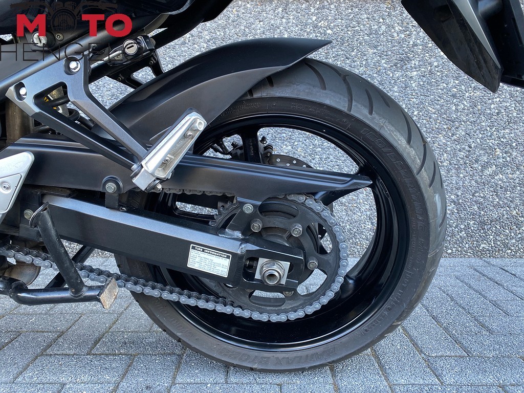 YAMAHA - FZ6 FAZER S2