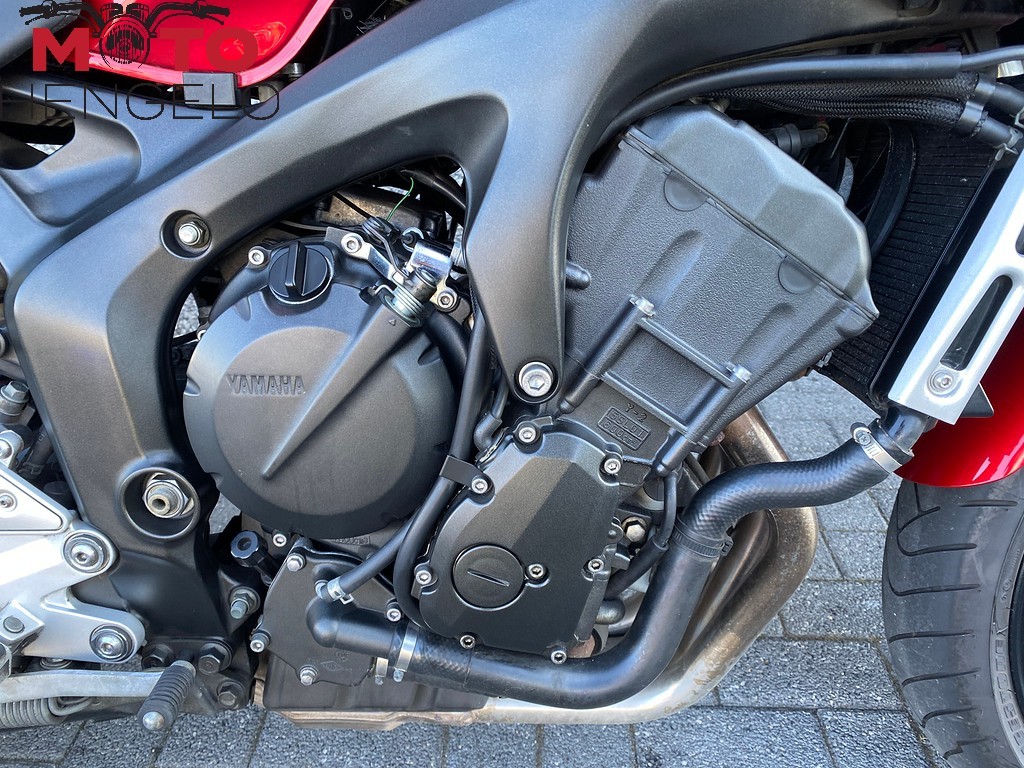 YAMAHA - FZ6 FAZER S2