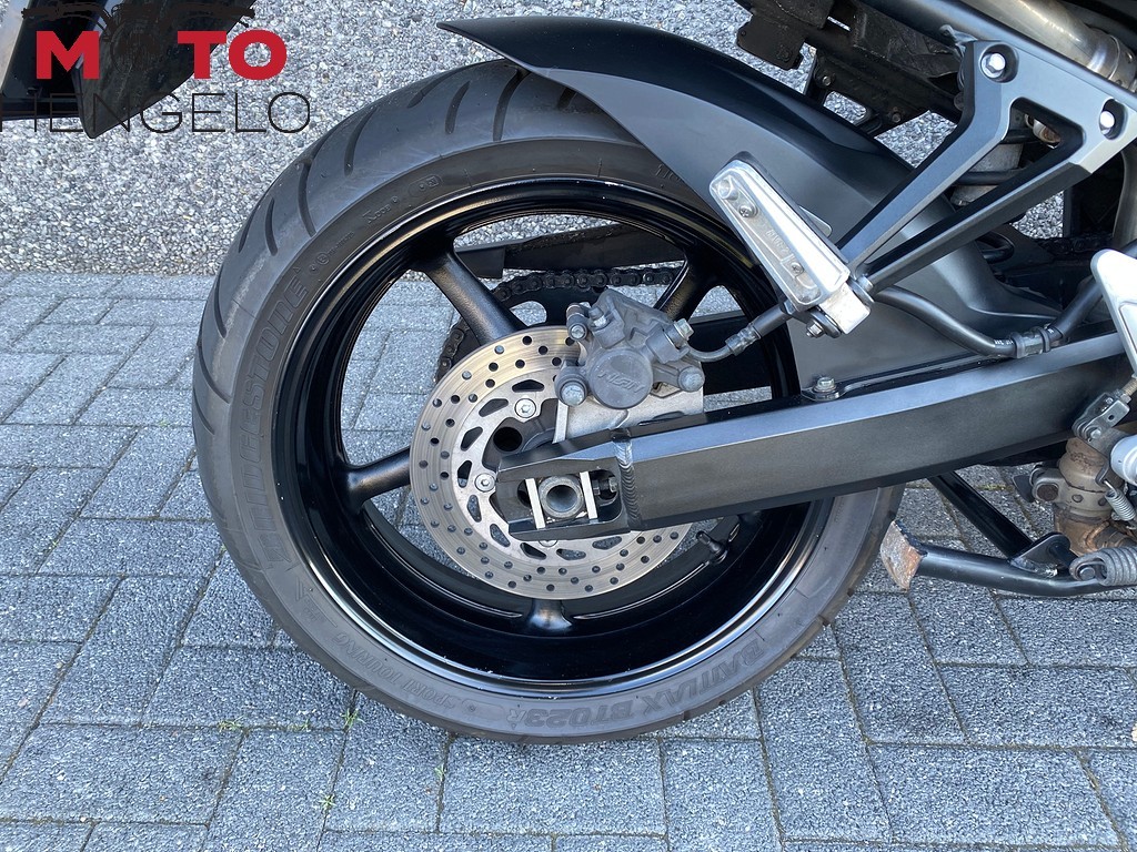 YAMAHA - FZ6 FAZER S2