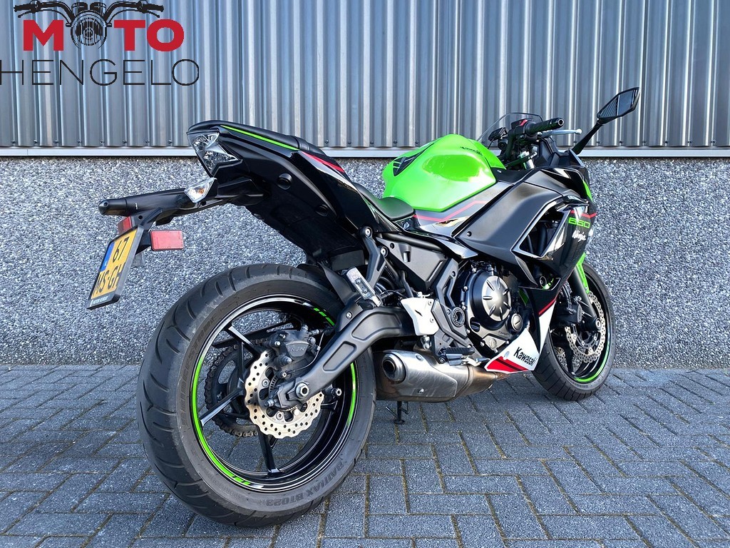 KAWASAKI - NINJA 650 KRT EDITION