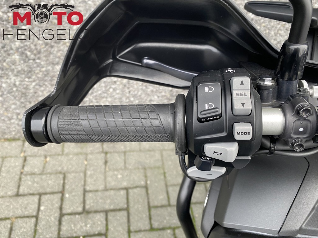 HONDA - CRF 1000 L AFRICA TWIN DCT