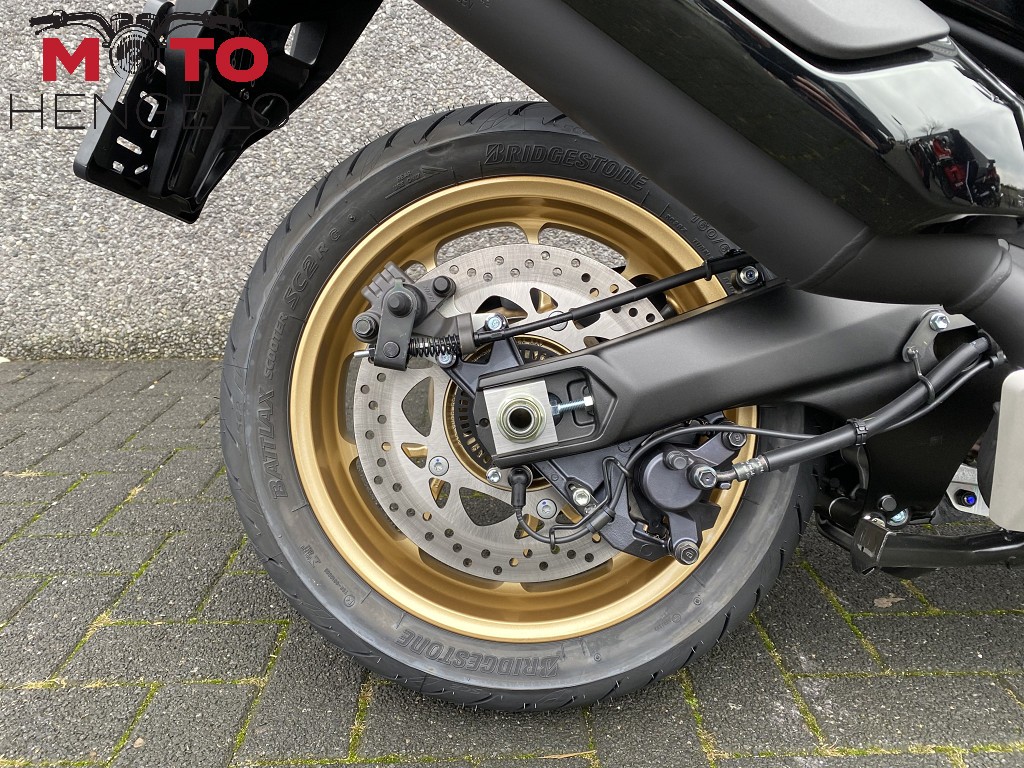 YAMAHA - T-MAX TECH MAX XP500A DX