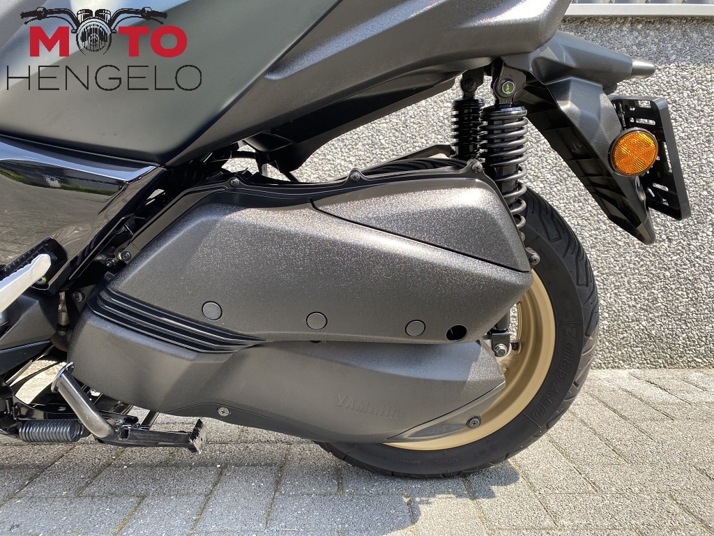 YAMAHA - X-MAX 300 TECH MAX