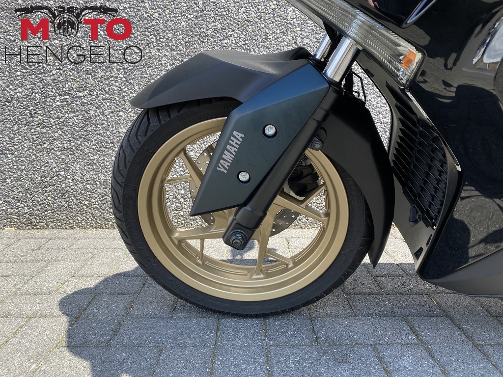 YAMAHA - X-MAX 300 TECH MAX