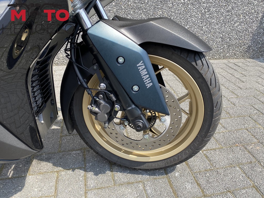 YAMAHA - X-MAX 300 TECH MAX