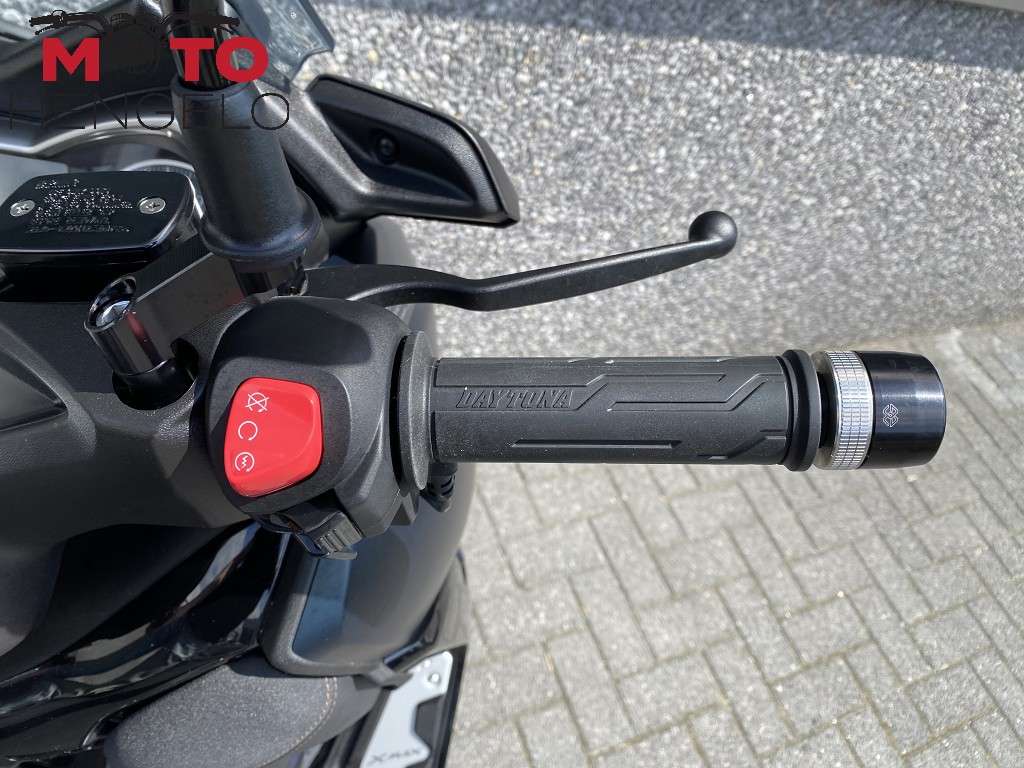 YAMAHA - X-MAX 300 TECH MAX