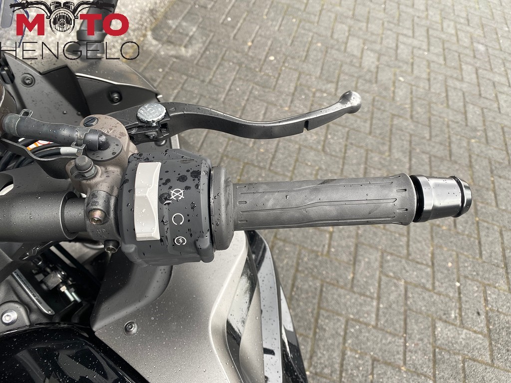 KAWASAKI - NINJA 1100SX SE