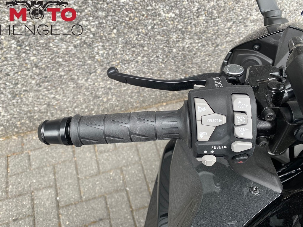 KAWASAKI - NINJA 1100 SX