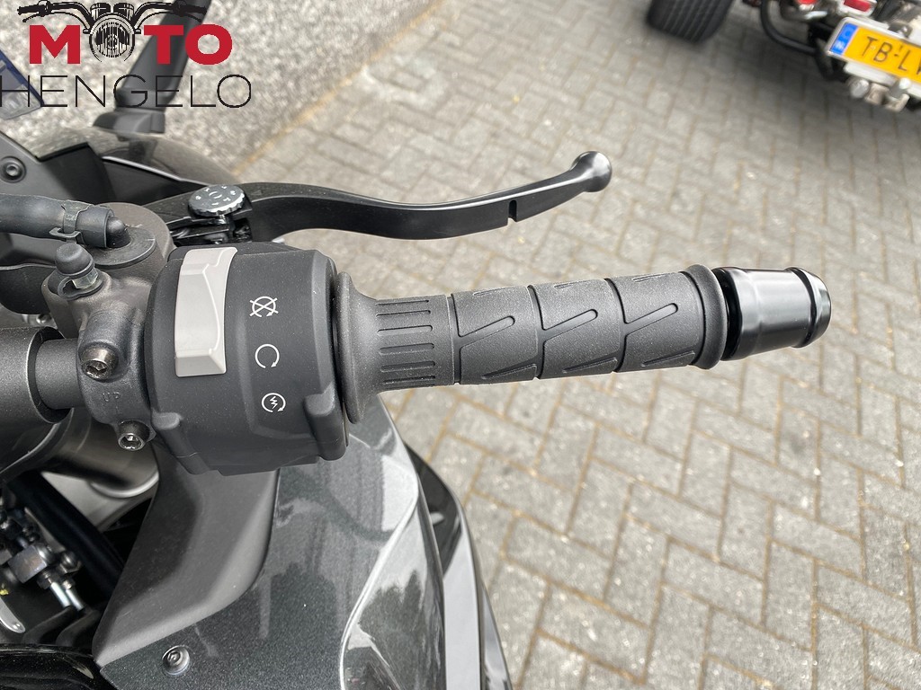 KAWASAKI - NINJA 1100 SX