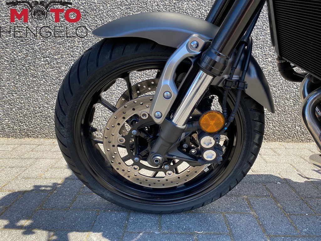 YAMAHA - XSR 900 ABS