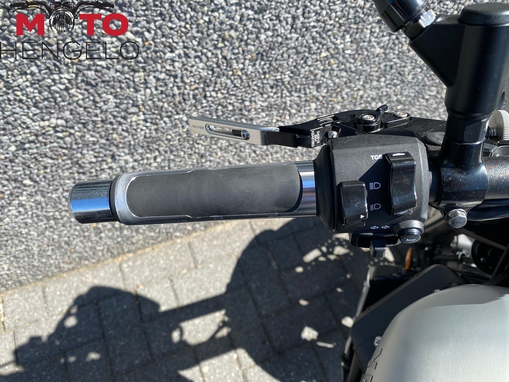 YAMAHA - XSR 900 ABS
