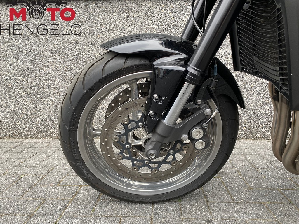 YAMAHA - FZ1