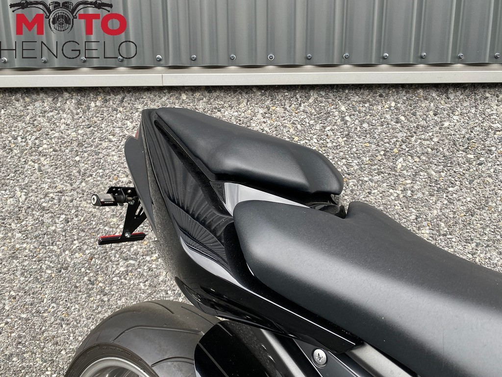 YAMAHA - FZ1