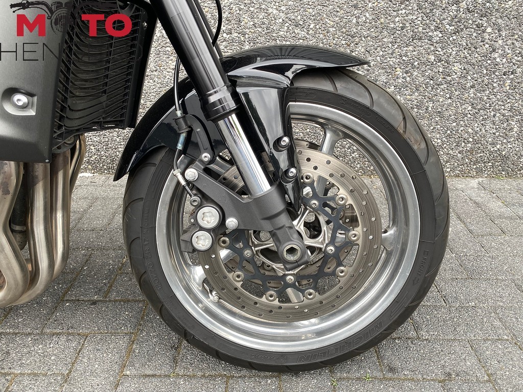 YAMAHA - FZ1