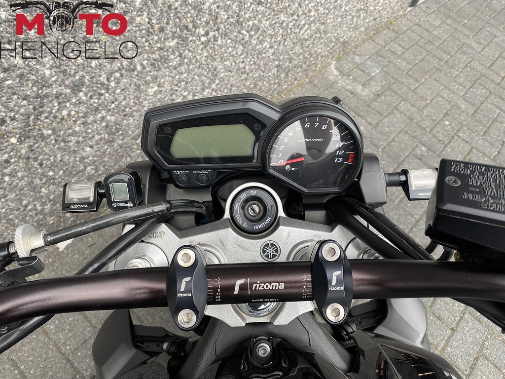 YAMAHA - FZ1