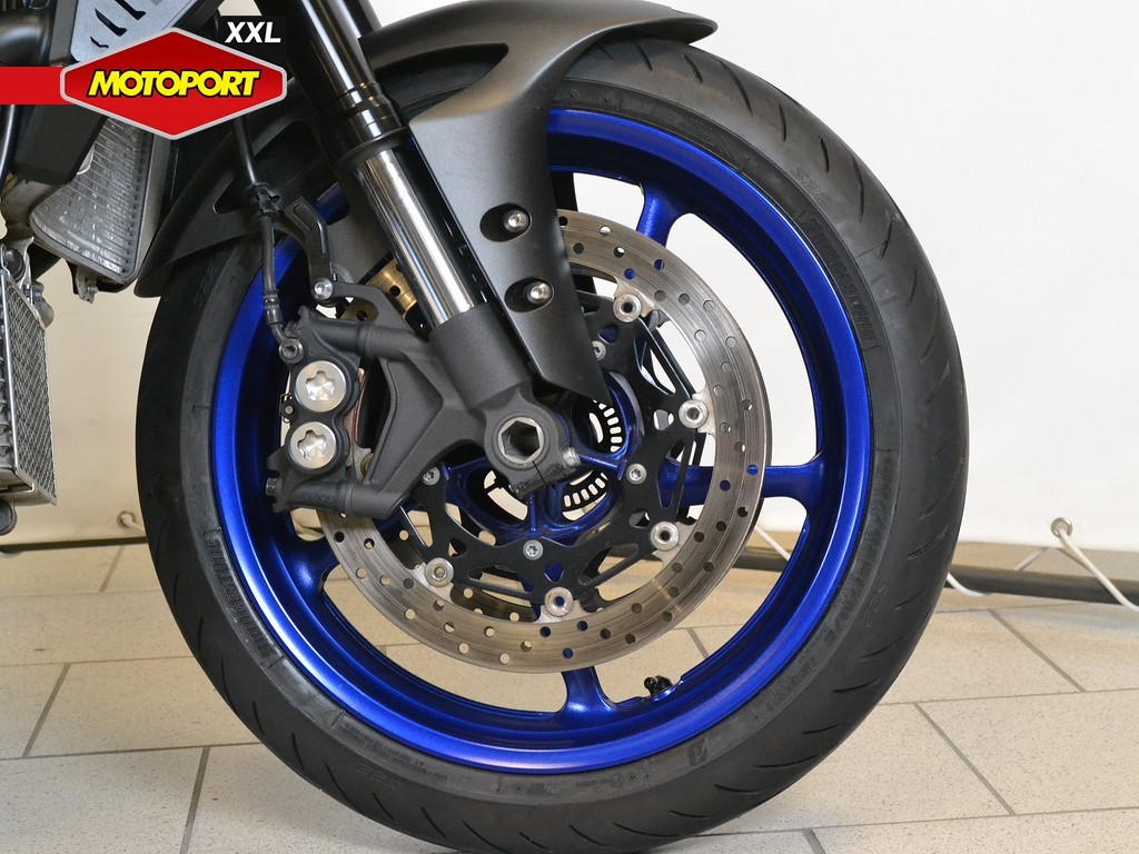 YAMAHA - MT 10