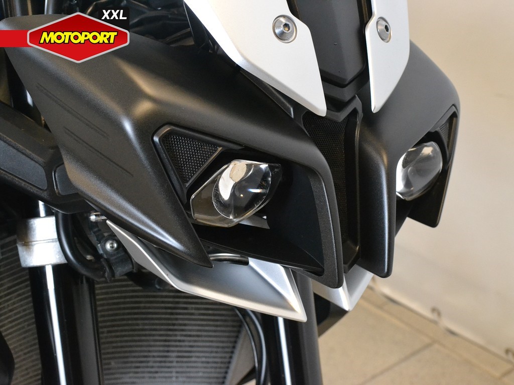YAMAHA - MT 10