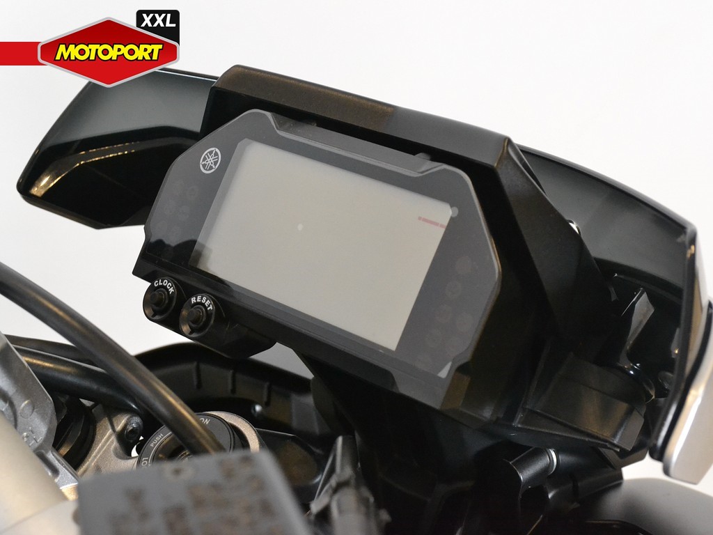 YAMAHA - MT 10