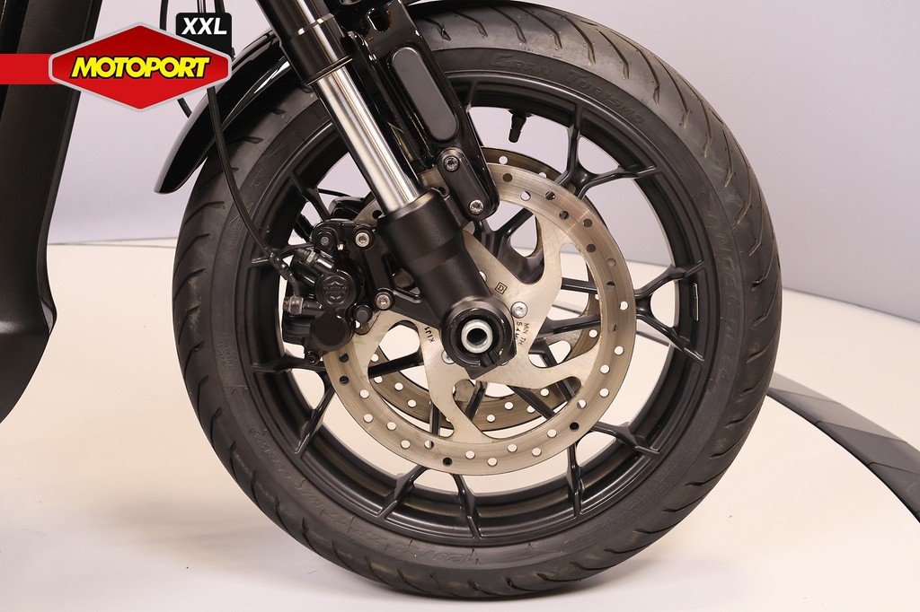 HARLEY-DAVIDSON - STREET ROD 750