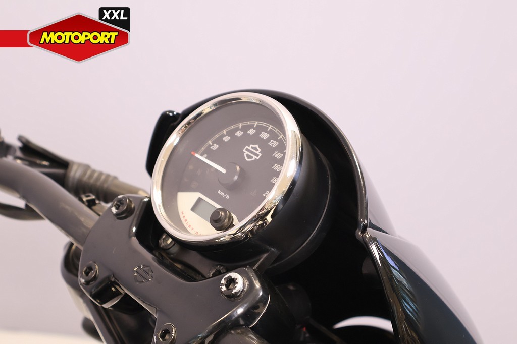 HARLEY-DAVIDSON - STREET ROD 750