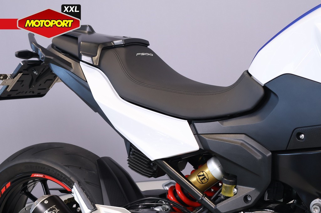 BMW - F 900 R