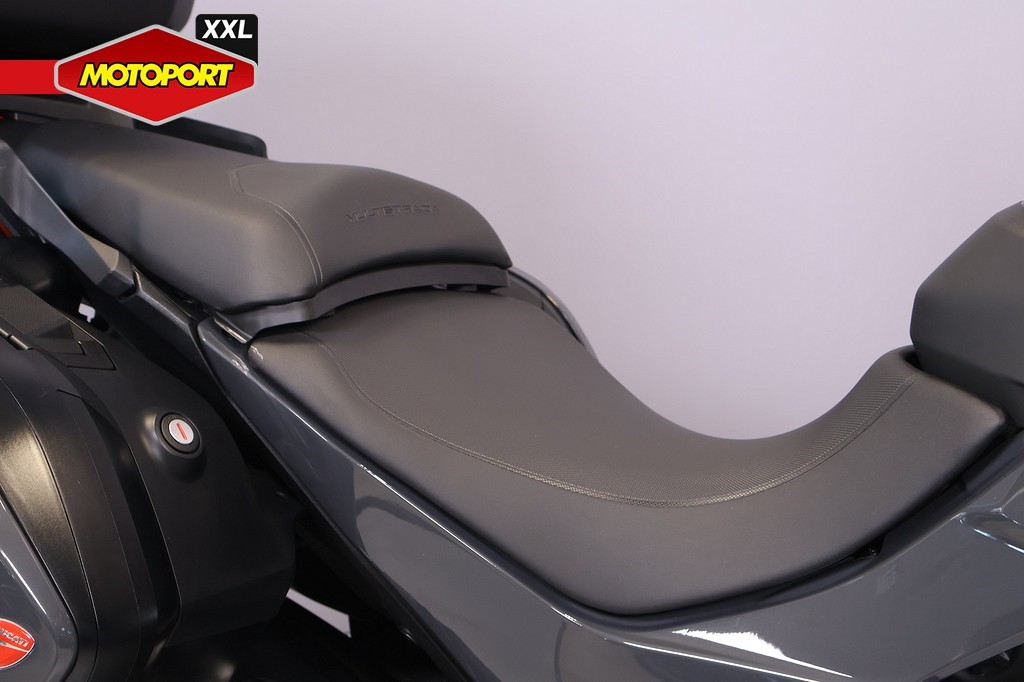 DUCATI - MULTISTRADA V2 S TRAVEL
