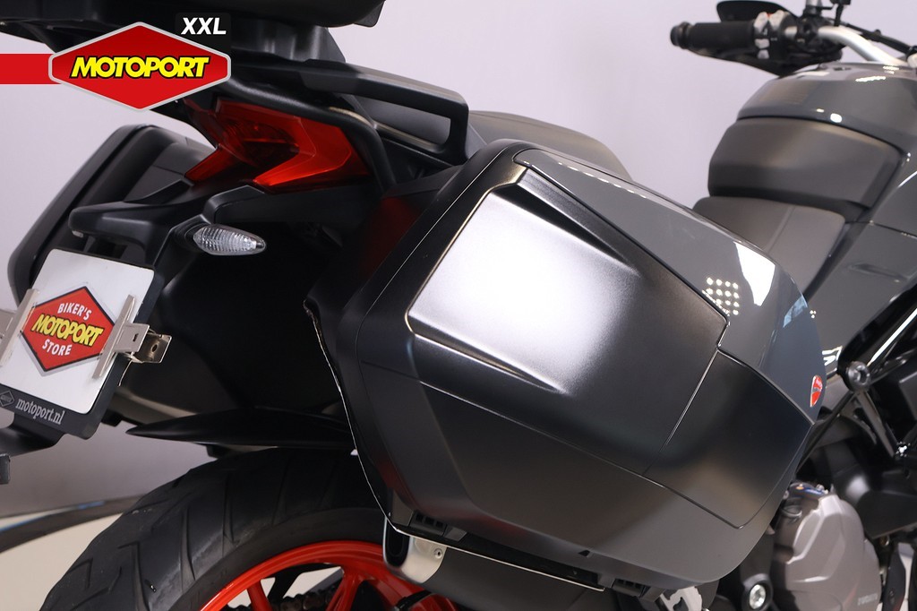 DUCATI - MULTISTRADA V2 S TRAVEL