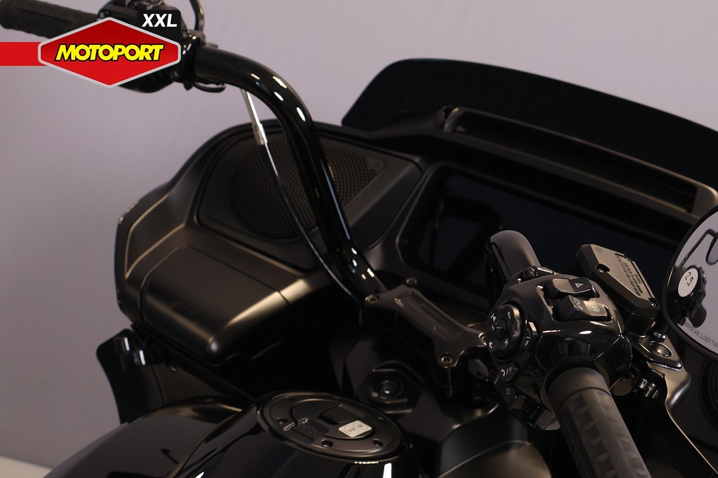 HARLEY-DAVIDSON - ROAD GLIDE