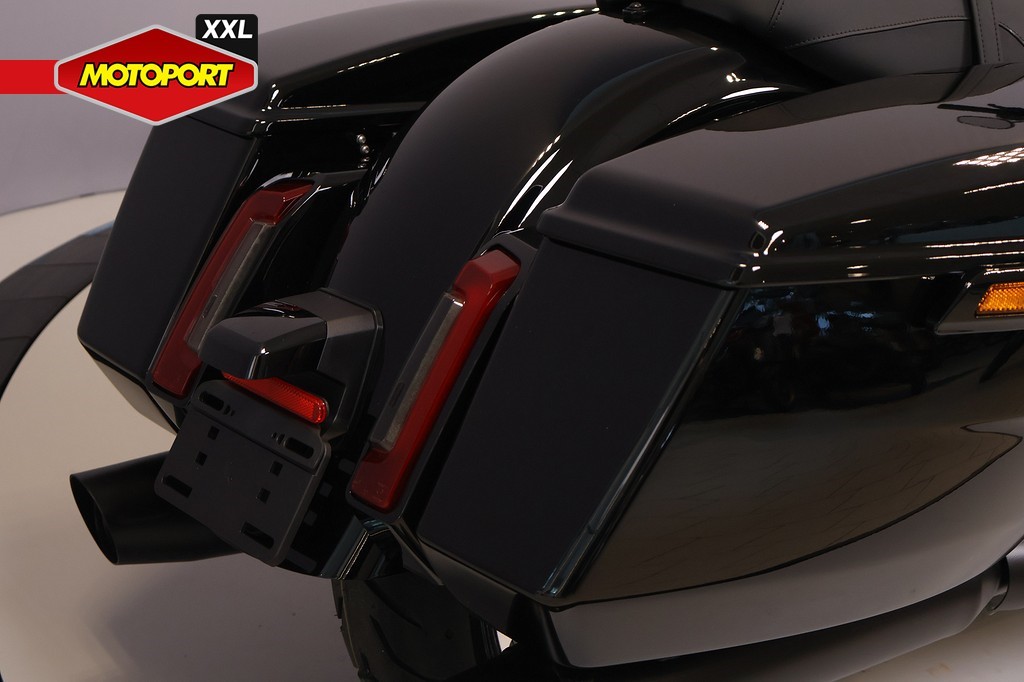 HARLEY-DAVIDSON - ROAD GLIDE