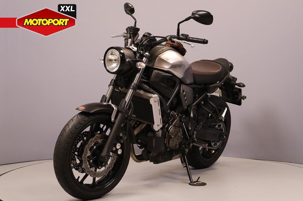YAMAHA - XSR 700