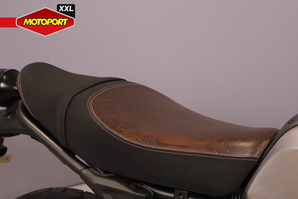 YAMAHA - XSR 700