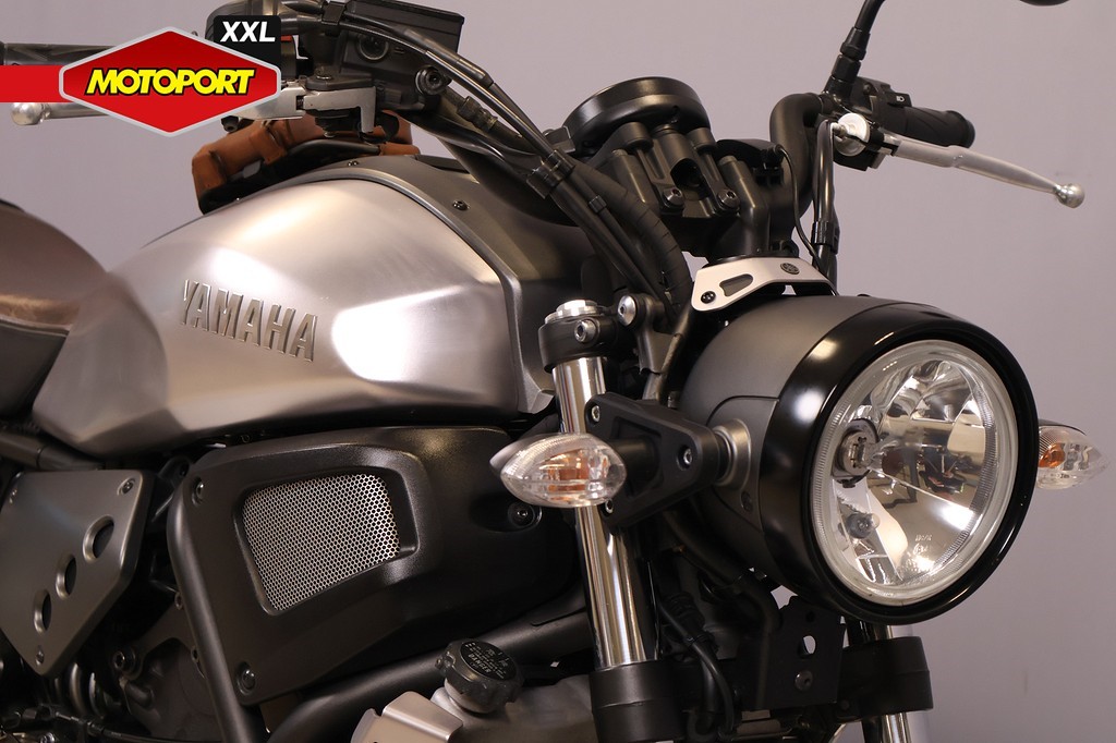 YAMAHA - XSR 700