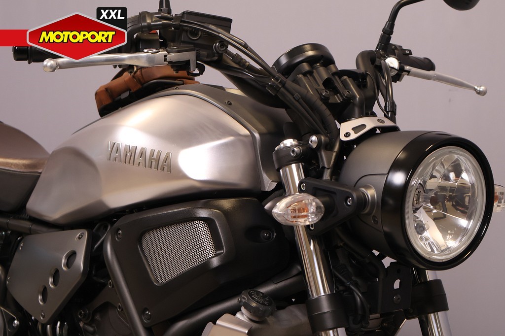 YAMAHA - XSR 700