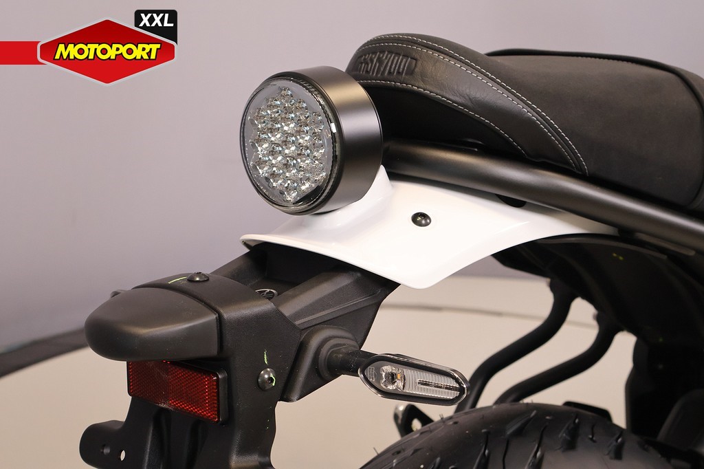 YAMAHA - XSR 700