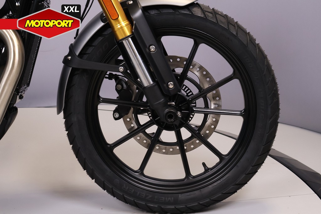 TRIUMPH - SCRAMBLER 400 X