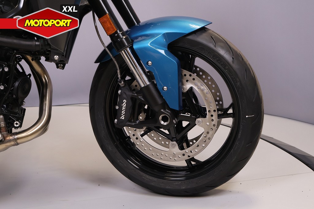 BMW - F 900 R