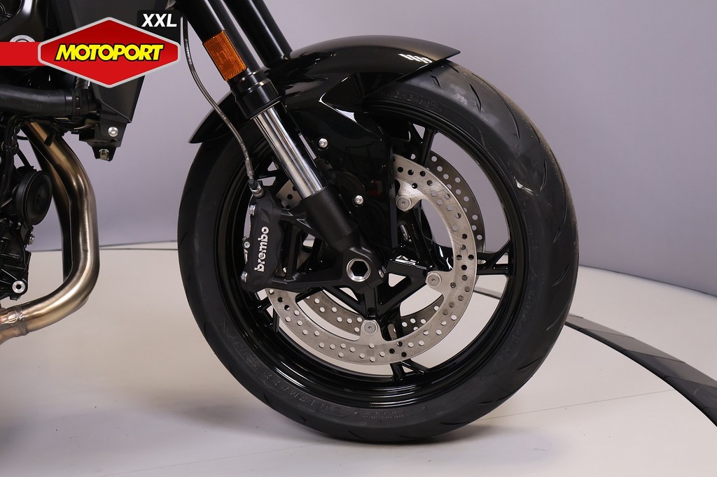 BMW - F 900 R