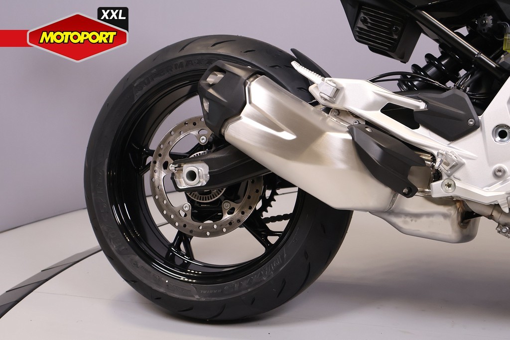 BMW - F 900 R