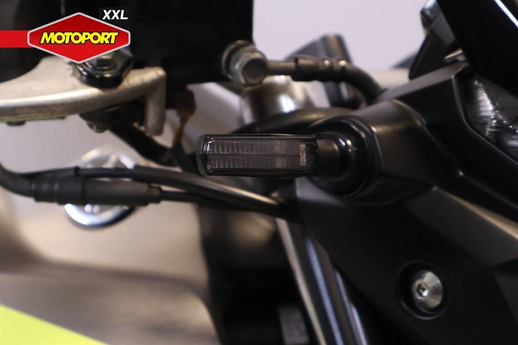YAMAHA - MT 03