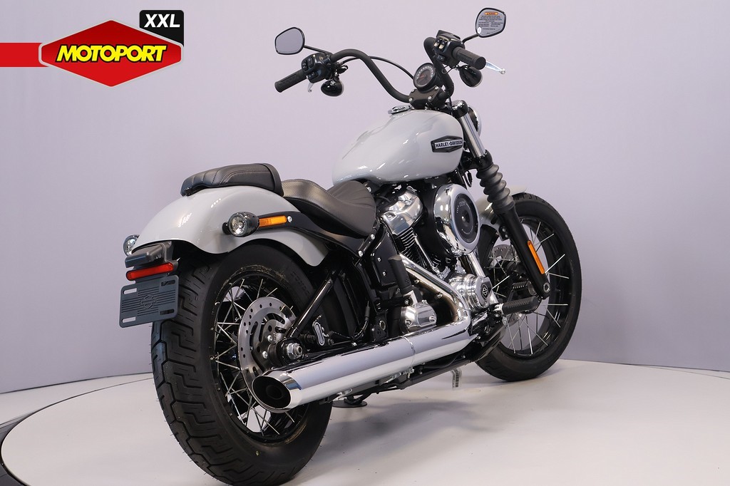 HARLEY-DAVIDSON - STREET BOB
