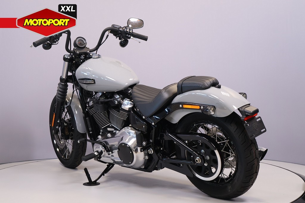HARLEY-DAVIDSON - STREET BOB