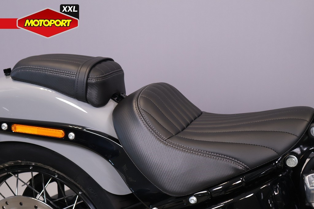 HARLEY-DAVIDSON - STREET BOB
