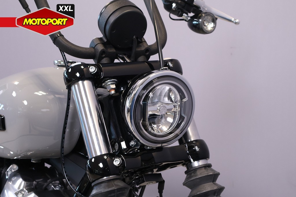 HARLEY-DAVIDSON - STREET BOB