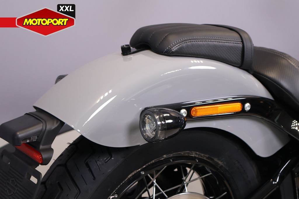 HARLEY-DAVIDSON - STREET BOB